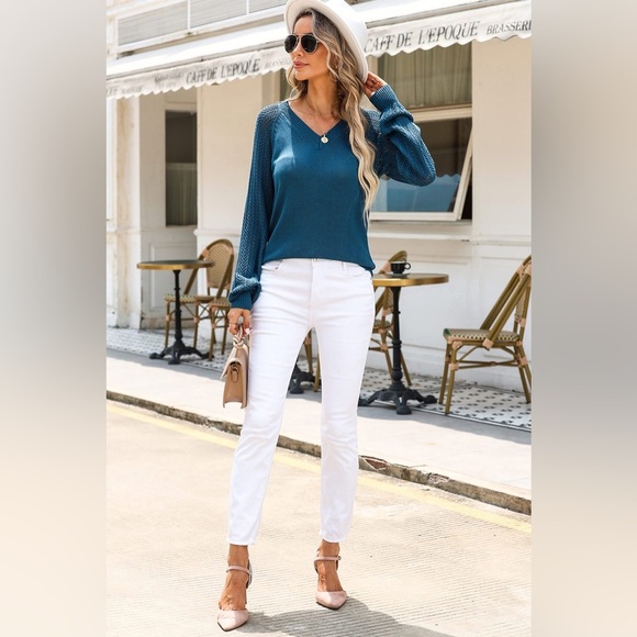 V-Neck Raglan Sleeve Knit Top - Picture 3 of 3